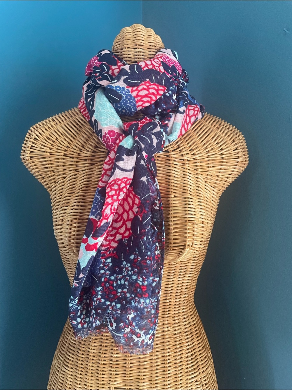 Talbots Large Rectangular Floral Scarf Ref Blue Pink Viscose EUC 26” x 70”